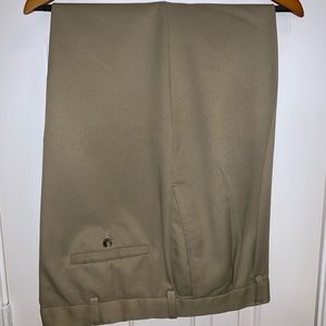 Haggar pleated front khaki dress slacks